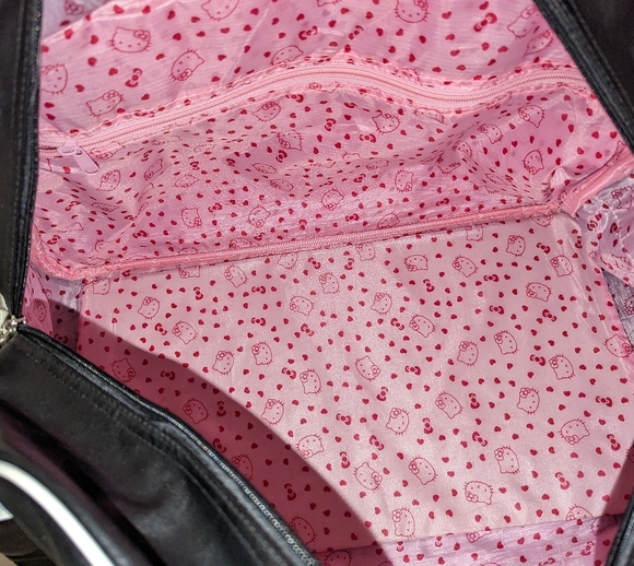 Hello Kitty Large Bag - Carry-On Bag / Overnight Bag / Duffle Bag - Picture 13 of 16